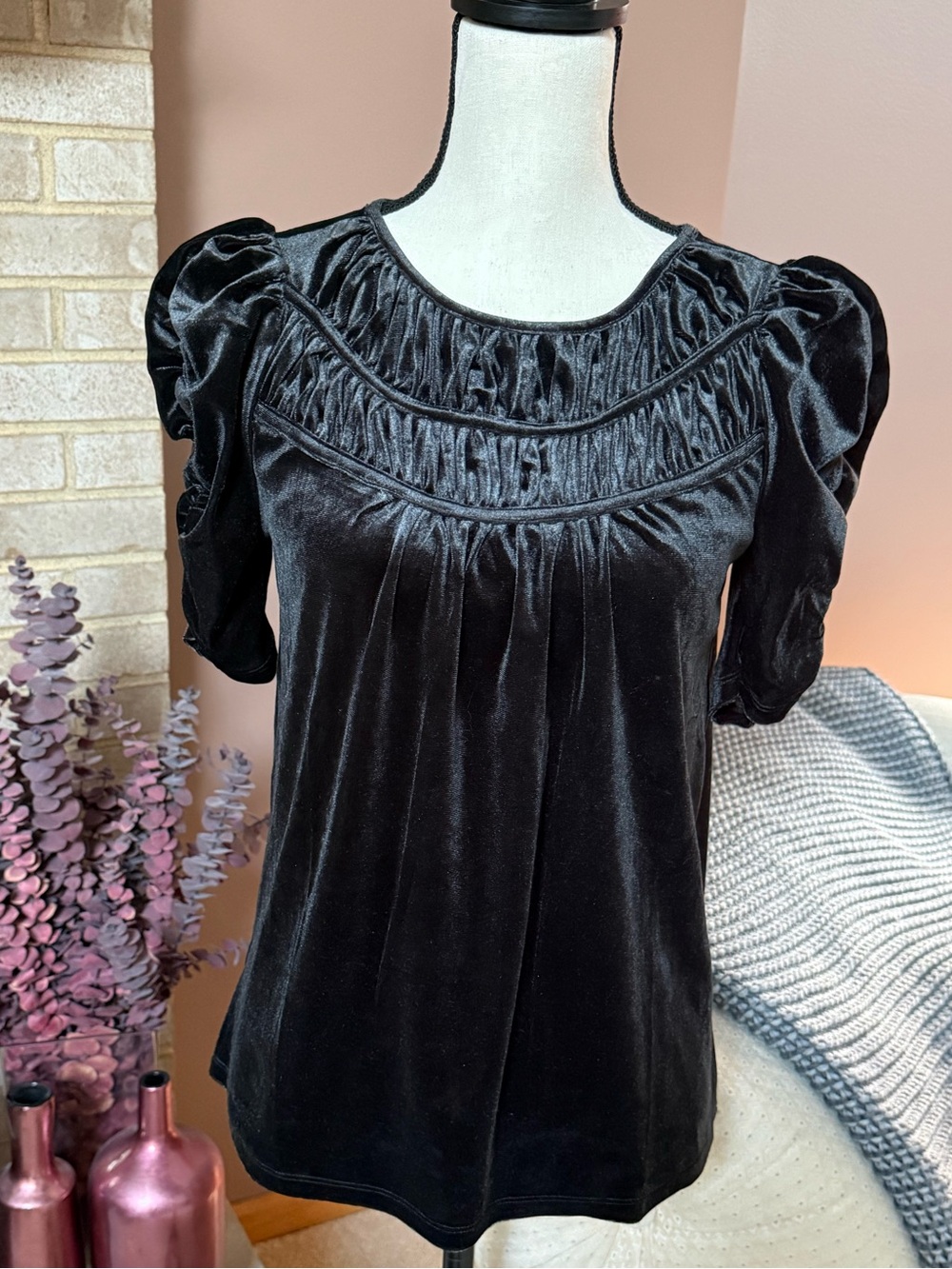 LOFT Ruched Velvet Top - Black